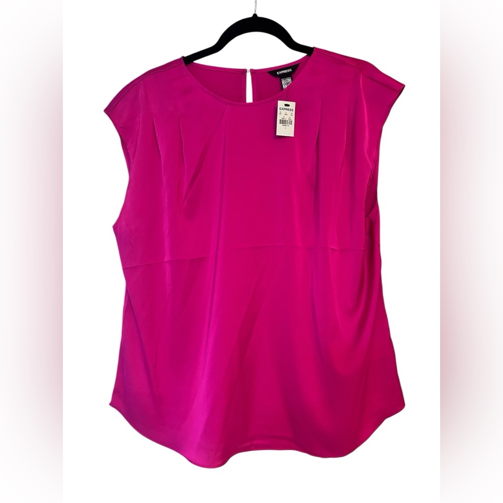 Express NWT Fuchsia Cap Sleeve Pleated Blouse